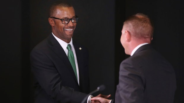 willie-taggart-oregon-introduction.jpg
